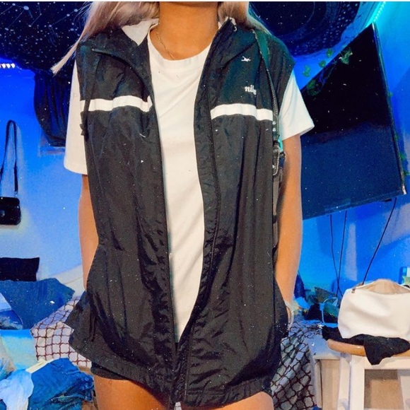 nike vintage black vest [s] - Picture 2 of 6